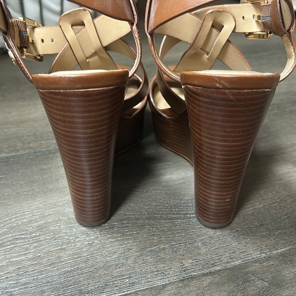 EUC Michael Kors brown leather wedges size 7 - Picture 6 of 8